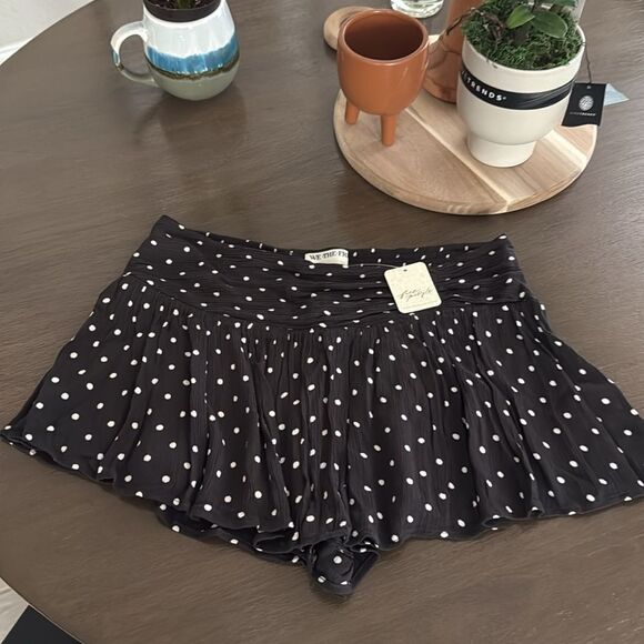 NWT Free People Gobi Skort Mini Black White Polka Dots Mid Rise Viscose Cinched - Picture 7 of 10